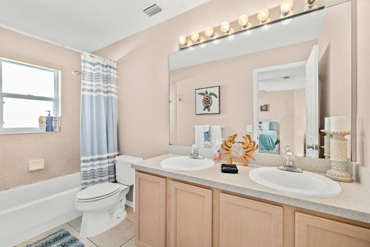 Sunset Serenity - 3Br Beach Townhome With Outdoor Patio - New Hot Tub, Steps To Ocean Fun! Мелбърн Екстериор снимка